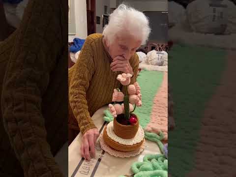 Why do people have to be so mean? 🥺💔 #crochet #flowers #lamp #gift