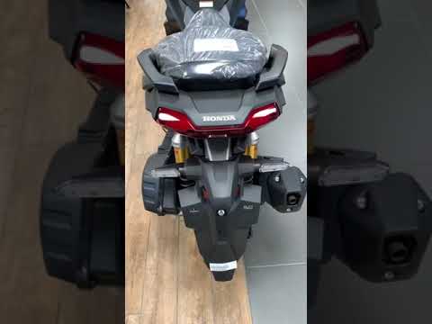 HONDA ADV 150. Matte Black. Scooter. 2021