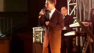 Vinicius- cantando easy like sunday morning