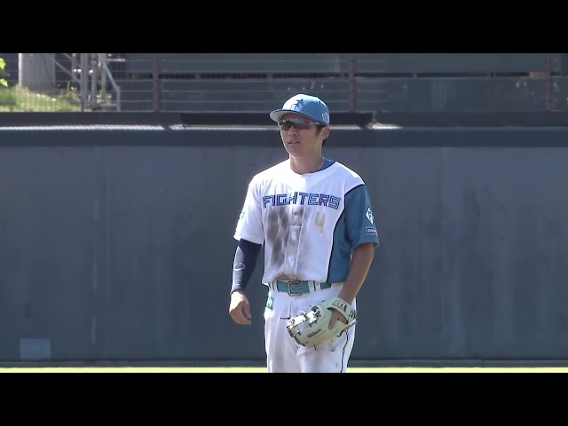 【農場遊戲】北海道日本火腿鬥士的上川畑大悟在一壘和二壘之間追上一記長打，成功出局！ 2025年7月30日北海道日本火腿鬥士vs.東北樂天金鷲