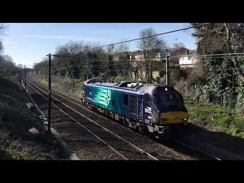 DRS 88001 flys past St Dominics Road with 0Z88