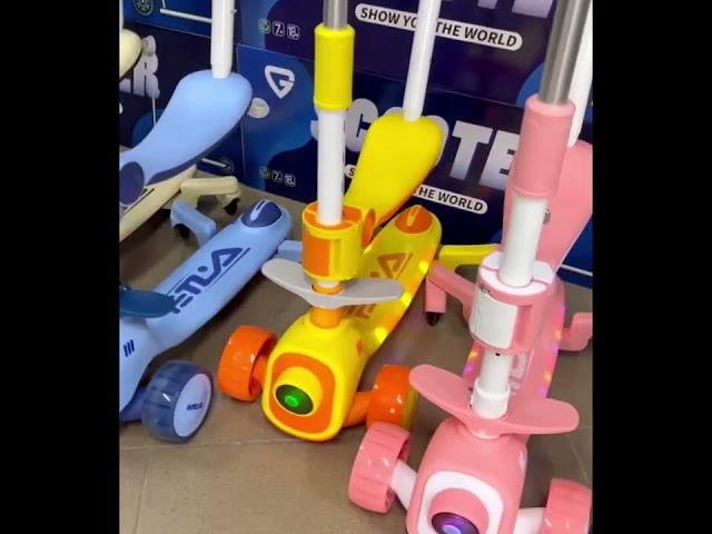 Дитячий триколісний самокат ETLA музика, підсвітка, сидіння, батьківська ручка Синій