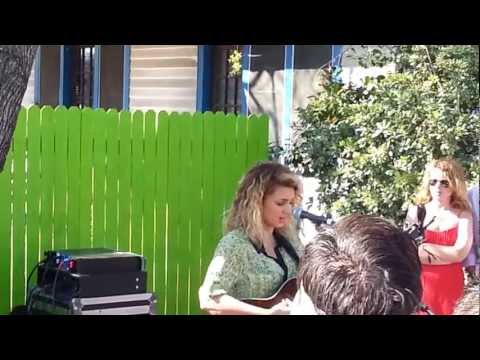 TORI KELLY - P.Y.T. - MICHAEL JACKSON COVER (SXSW SPOTIFY HOUSE)