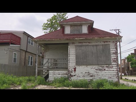 Chicago woman found sexually assaulted, chained in vacant home ▶2:16