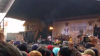 Download lagu Iwan Fals feat Kotak - Awang-awang Live Konser Situs Budaya Papua-Asmat mp3 Download lagu Iwan Fals feat Kotak - Awang-awang Live Konser Situs Budaya Papua-Asmat mp3