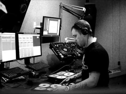 Hatcha / Crazy D / GOTH TRAD  Kiss FM 31.08.2011