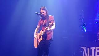 Alter Bridge, Myles Kennedy singing for his parents - Watch Over You (Dublin, Olympia 07.10.2017)
