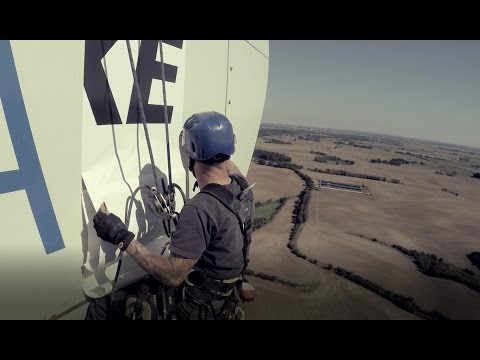 Folien kleben in 100m Höhe - Windkraftanlage Beschriftung aufkleben
