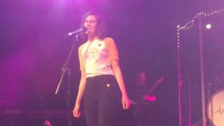 dodie NEW SONG "In the middle" live in London 18.3.17