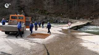 Ремонтират компрометираната част на моста край ардинското село Китница