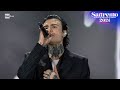 Sanremo 2024 - Rosa Chemical canta "Made in Italy" dalla piazza di Sanremo
