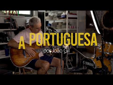 O hino, pela guitarra (e assobio) de João Gil