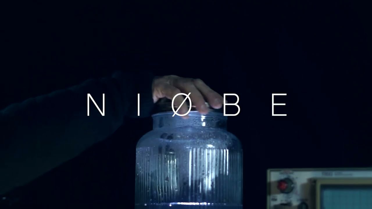 NIØBE - A Hydraulic Sound Machine