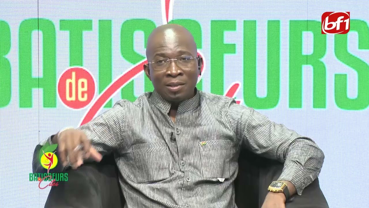 Bâtisseurs de Cités : initier les élèves à l'informatique projet porté  par AJDNI de Ouaga 2000