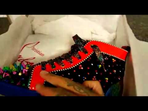 Tino Kamal: SwaggaBot - Louboutin Box Opener