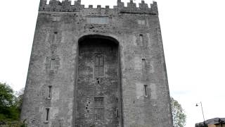 preview picture of video 'アキーラさん訪問！アイルランド・ブラーニー城1,Blarney-castle,Ireland'