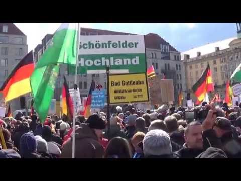 Zum 22. mal Pegida in Dresden 06.04.2015
