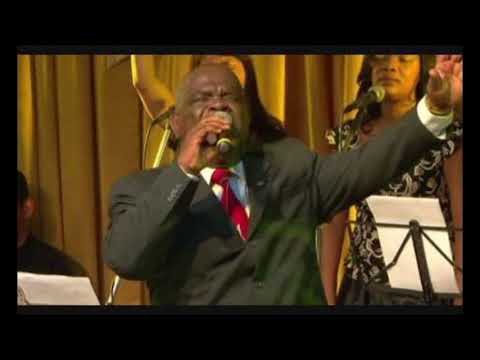 Sou estrangeiro - Eliezer Rosa