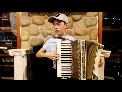 7055 - Celtic Green Hohner Verdi I Piano Accordion MM 34 48 $999