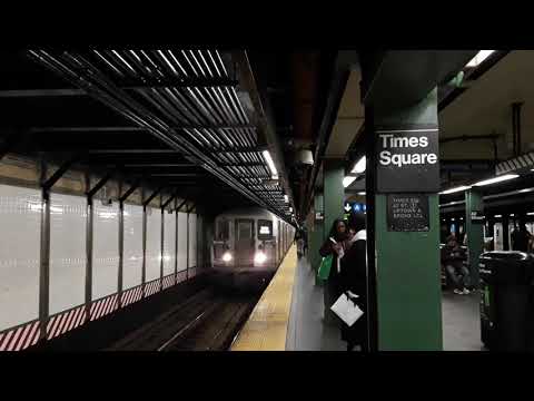 Not in Service R62 passing Times Square - 42nd Street