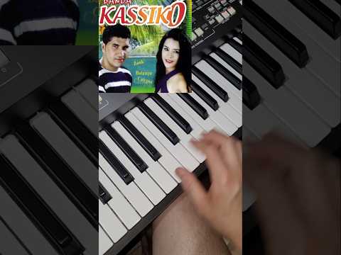 Sozinha Estou - Banda Kassikó