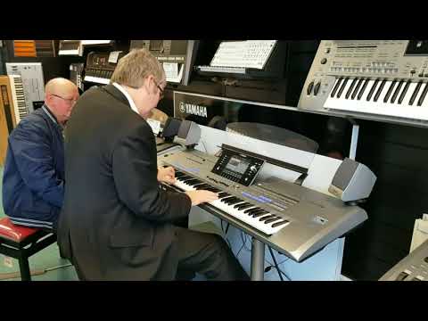 Richard Bower Demonstration at Blackpool - Rimmers Music