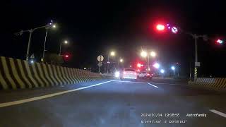 [討論] 快速公路路口闖紅燈