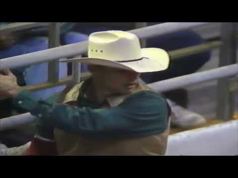 Cattleman’s Q91 bucks Troy Dunn - 95 Edmonton Bullbustin