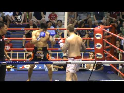 Greg Mackie muay thai fight 4 round 1