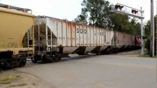 preview picture of video 'Iowa Northern Railraod  3800 & 3808 leaving the yard'