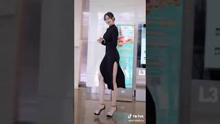 【スカートの中】はいてる？