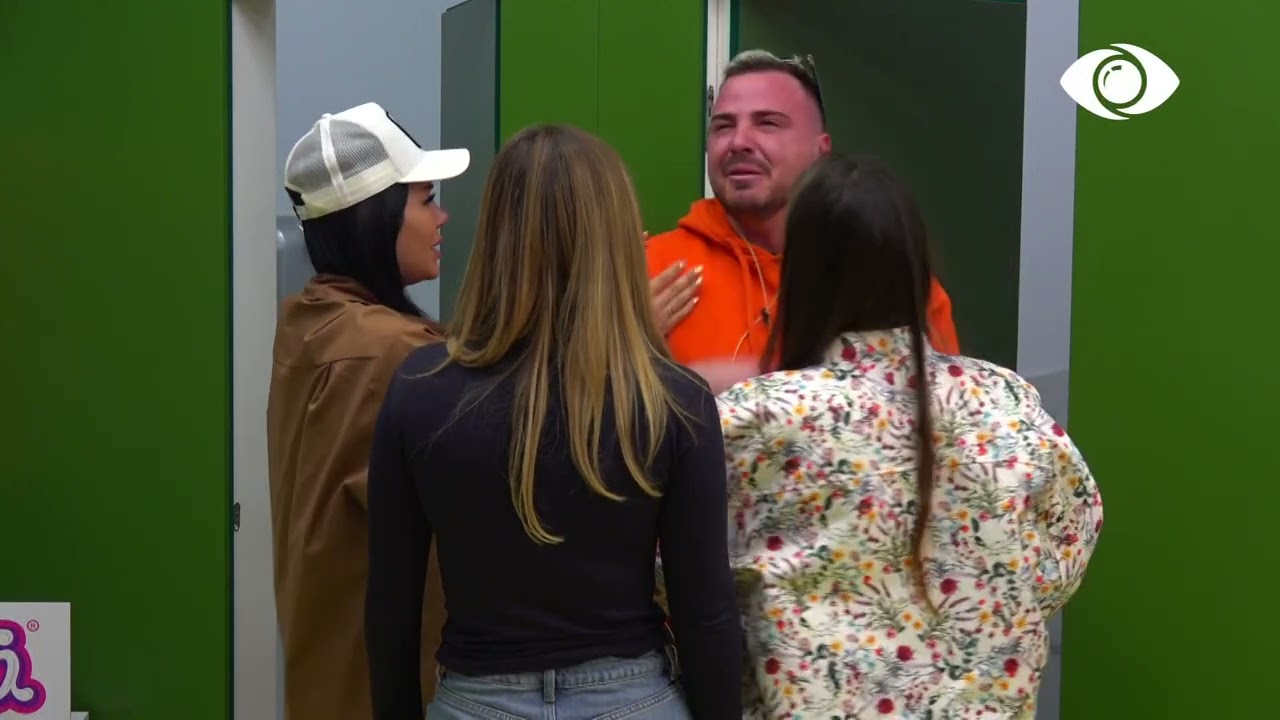 Ronaldo përlotet nga rasti i diskutimit, banorët i qëndrojnë pranë