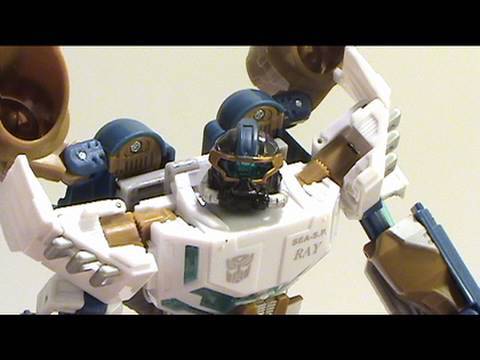 Video review of the Hunt for Decepticons; Voyager Class Seaspray