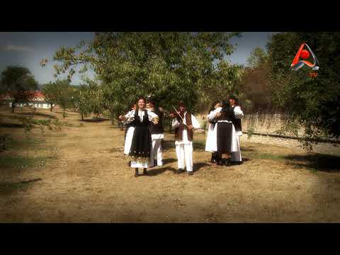 Ina Todoran - Joc batran ca Tarnava ( filmare alaturi de bunici)