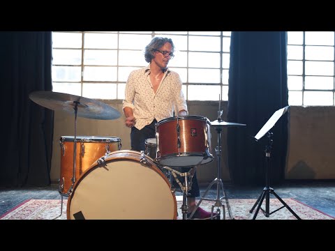 Dante Agostini's Super Salt Peanuts by Nikos Papavranoussis