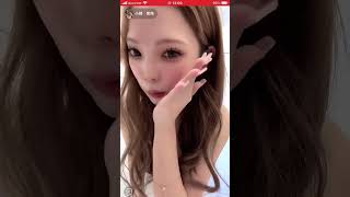 ライブ配信　可愛いお嬢さん　胸チラ　谷間　nipslip