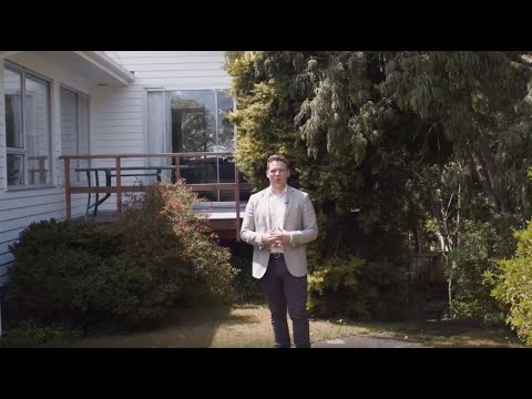 23 Akaroa Drive, Maupuia - Wellington (Louis Metson)