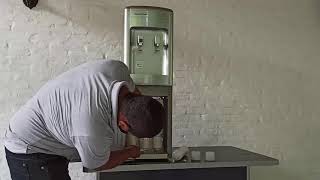 Cambio de elemento filtrante de bebedero purificador de pie Hydro Clean