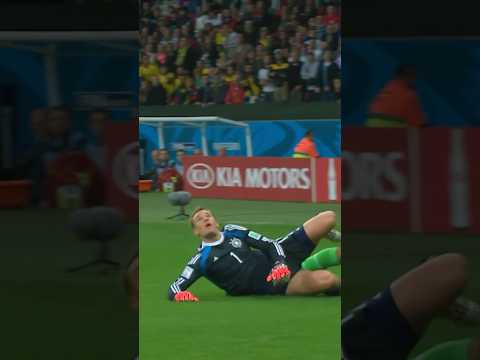 Manuel Neuer Playing Defence