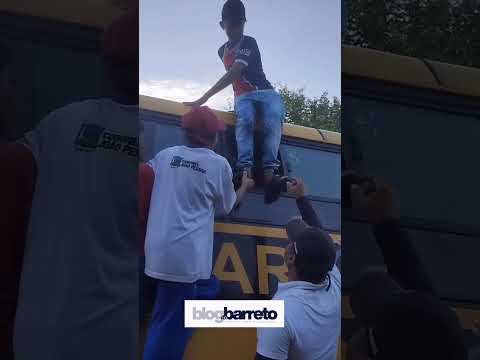 Um ônibus escolar virou na Zona Rural de Coronel João Pessoa, no Alto Oeste potiguar.