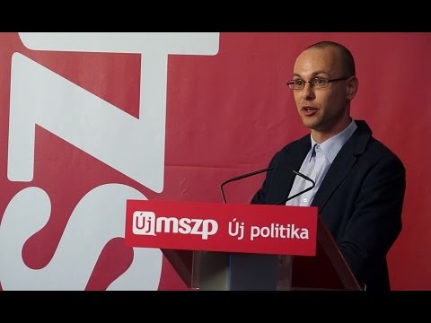 Áder János kezdeményezzen konzultációt a környezetbarát energiaforrásokról és az útdíjról!