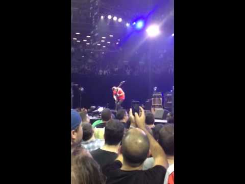 Pearl Jam - Yellow Ledbetter end (Star Spangled Banner) (Barclays Center, Brooklyn NY 10-19-13