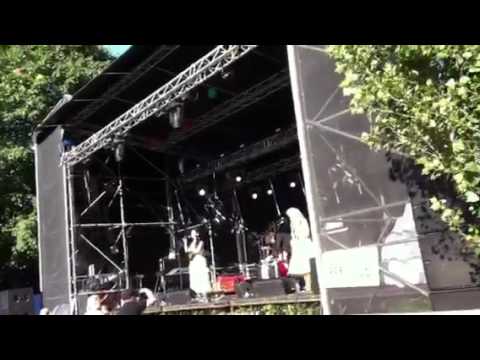 Hilde Marie Kjersem - Daisies - Öya 2011