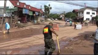 preview picture of video 'Flood Cleanup in Nan - June 28, 2011'