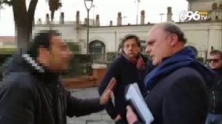 trotta-bus-protesta-sotto-palazzo-mosti