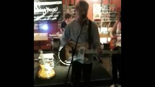 The Jungle Giants - No One Needs To Know