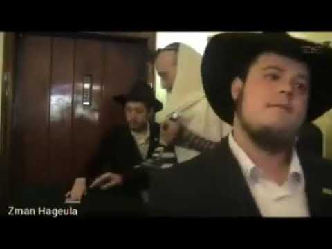 חלוקת דולרים להוספה בצדקה • י"ג תשרי תשס"ט