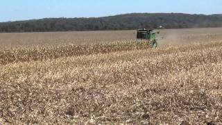 preview picture of video 'Mound City Auctions, John Deere working the field'