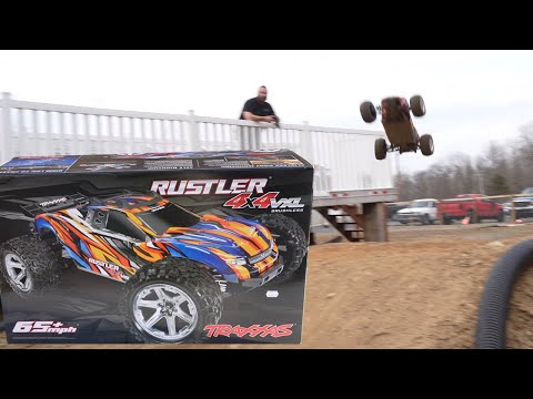 Traxxas Rustler VXL 4x4 unboxing and test