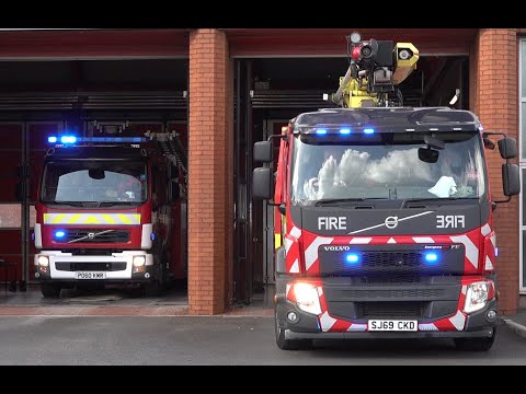 [SCORPION] Greater Manchester Fire & Rescue Service / Salford Two Pump / Turnout